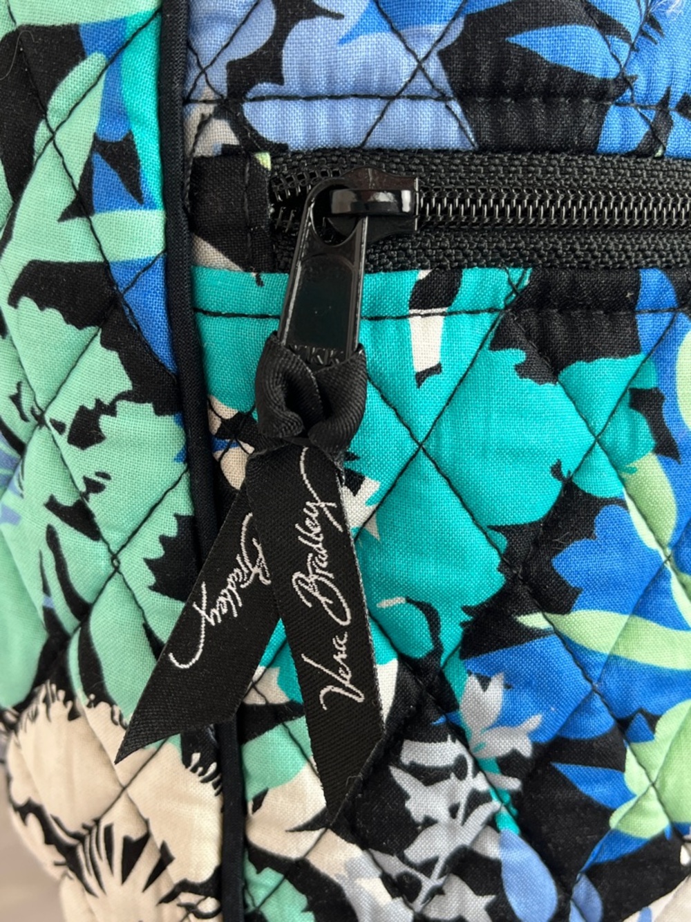 VERA BRADLEY CARRYALL CROSSBODY CAMOFLORAL QUILTED BAG BLACK BLUE GREEN NWT - Picture 7 of 17